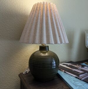 Ribbed Ceramic table lamp Green/Oatmeal Heart and Hand with Magnolia